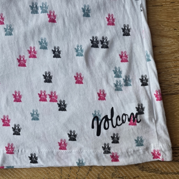 2000's Vintage Volcom PacSun Butterly Bunny White Graphic T-Shirt y2k - Picture 2 of 6